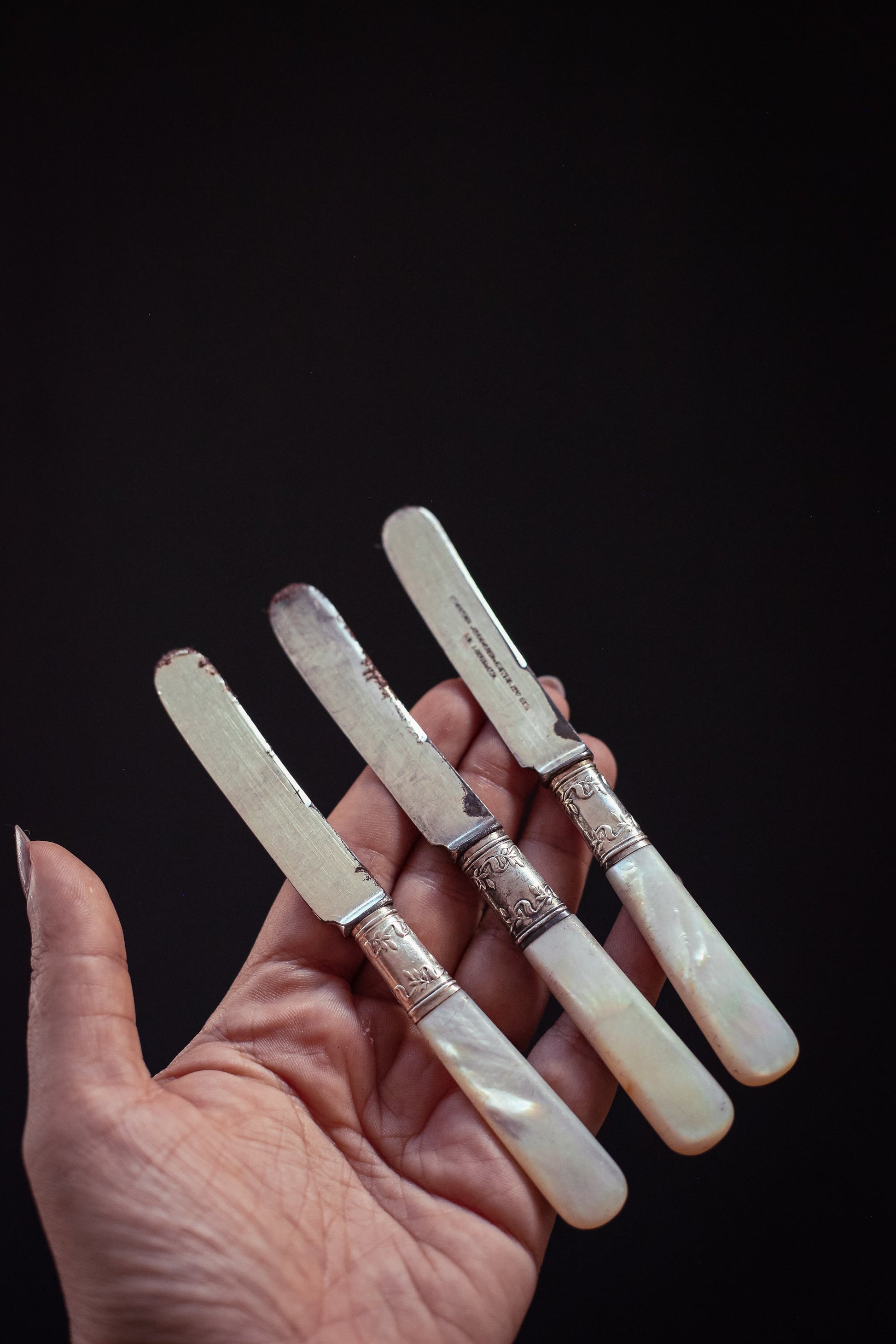 Set of 6 Small Mother of Pearl Handle Butter Knives - Vintage MOP Silver Fruit Knife Set *As Is see description*