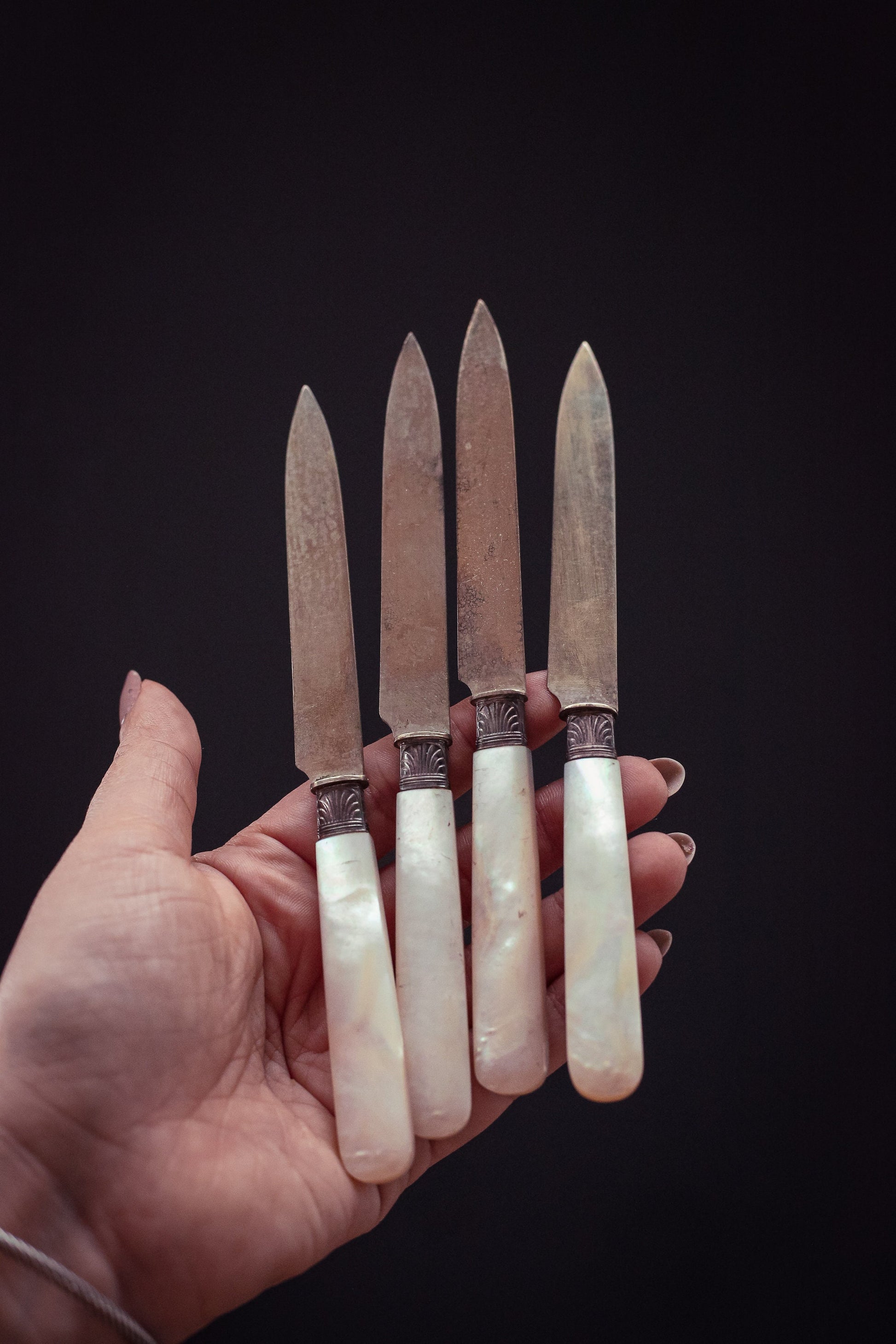 Mother of Pearl & Silver Knives set of 4 - Vintage MOP Handle Silver Ferrule Knives