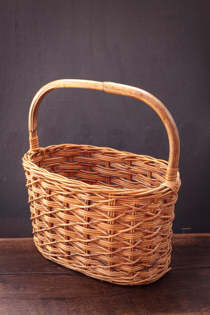 Large Oval Flat Bottom Basket with Handle & Cross Hatch Pattern - Vintage Garden Harvest Picnic Basket