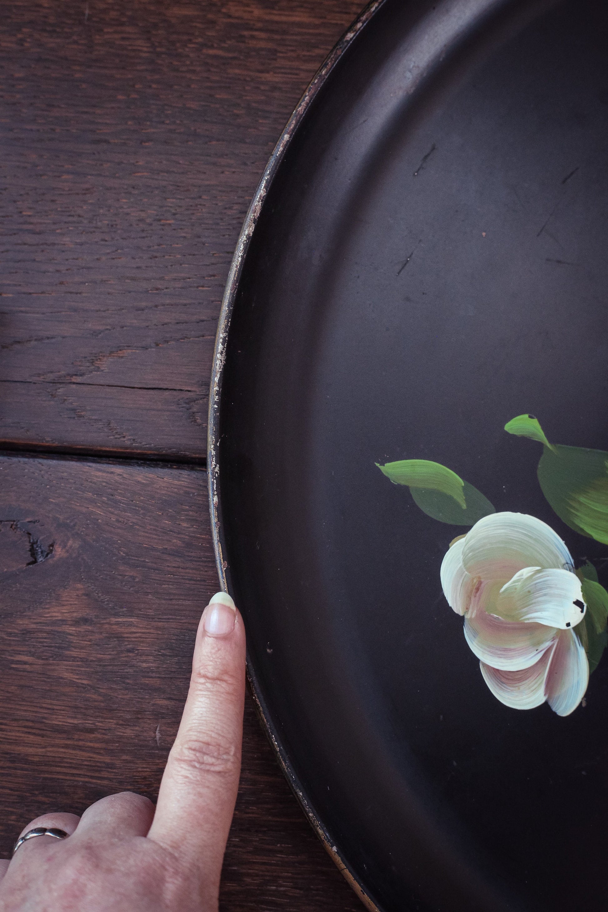 Round Handpainted Floral Tole Metal Tray - Vintage Black Toleware Tray with Pink White Roses