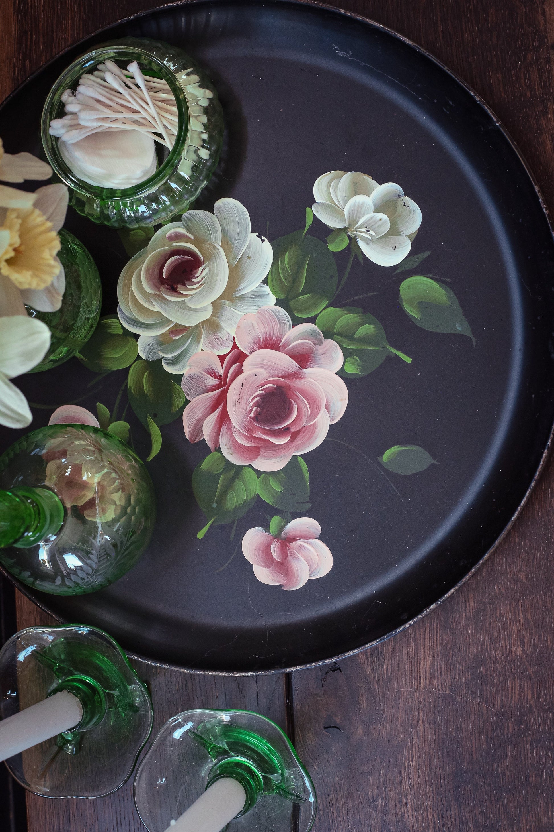 Round Handpainted Floral Tole Metal Tray - Vintage Black Toleware Tray with Pink White Roses