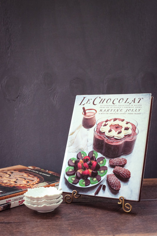 Le Chocolat First Edition (America) Cookbook - Vintage Hardcover Cookbook